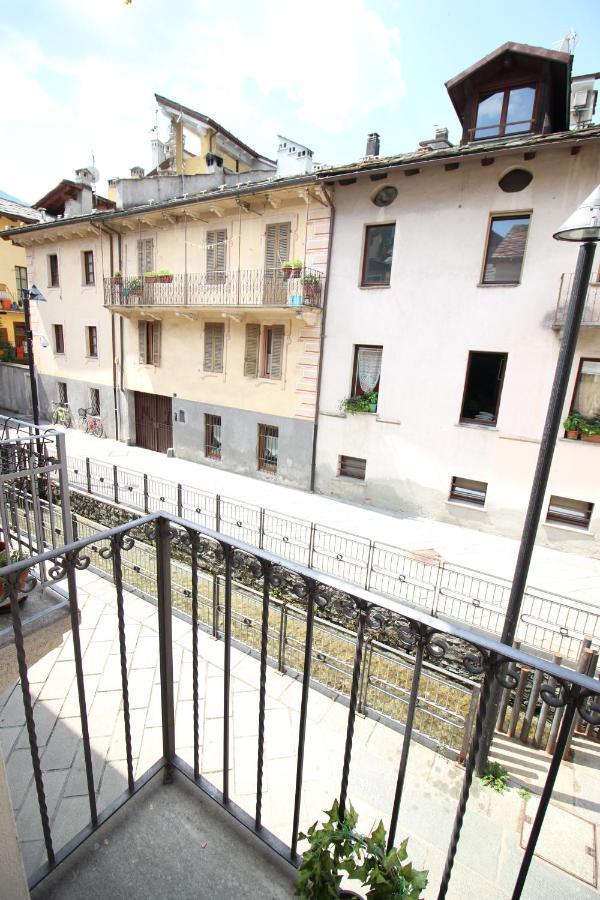 Appartamento Porta Praetoria - Affitti Brevi Italia Аоста Екстериор снимка